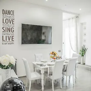 New Moon Luxury Apartment